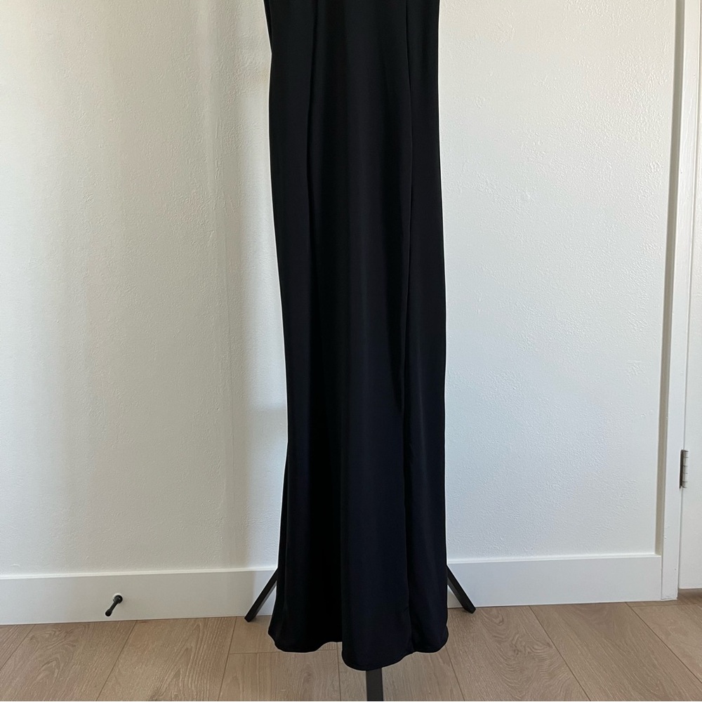 Meshki Wisteria Elegant Black Sleeveless Evening Gown with Scarf - M, black - Picture 8 of 11